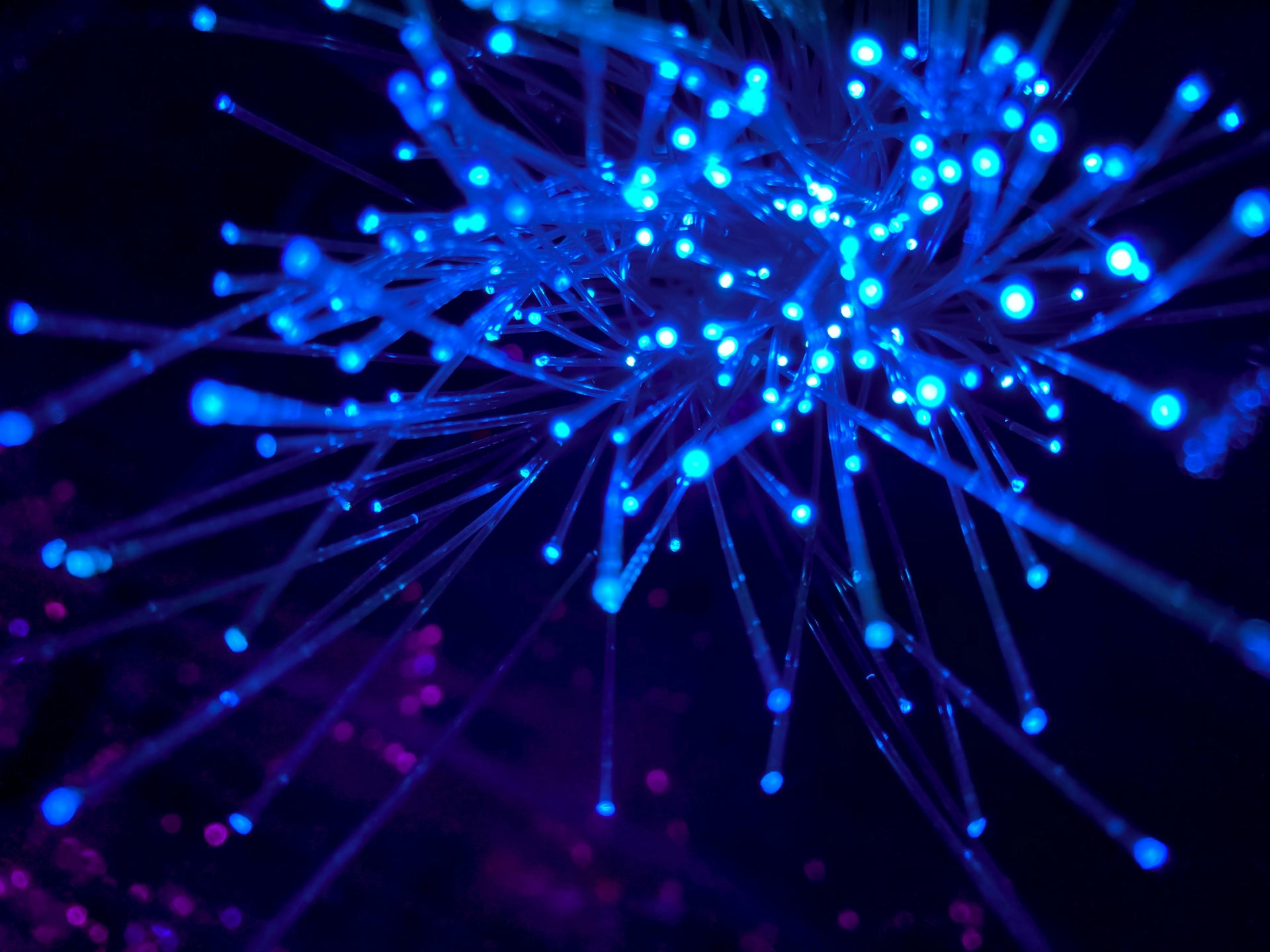 web3.0とブロックチェーンの関係は?メリットやデメリット、活用事例を紹介