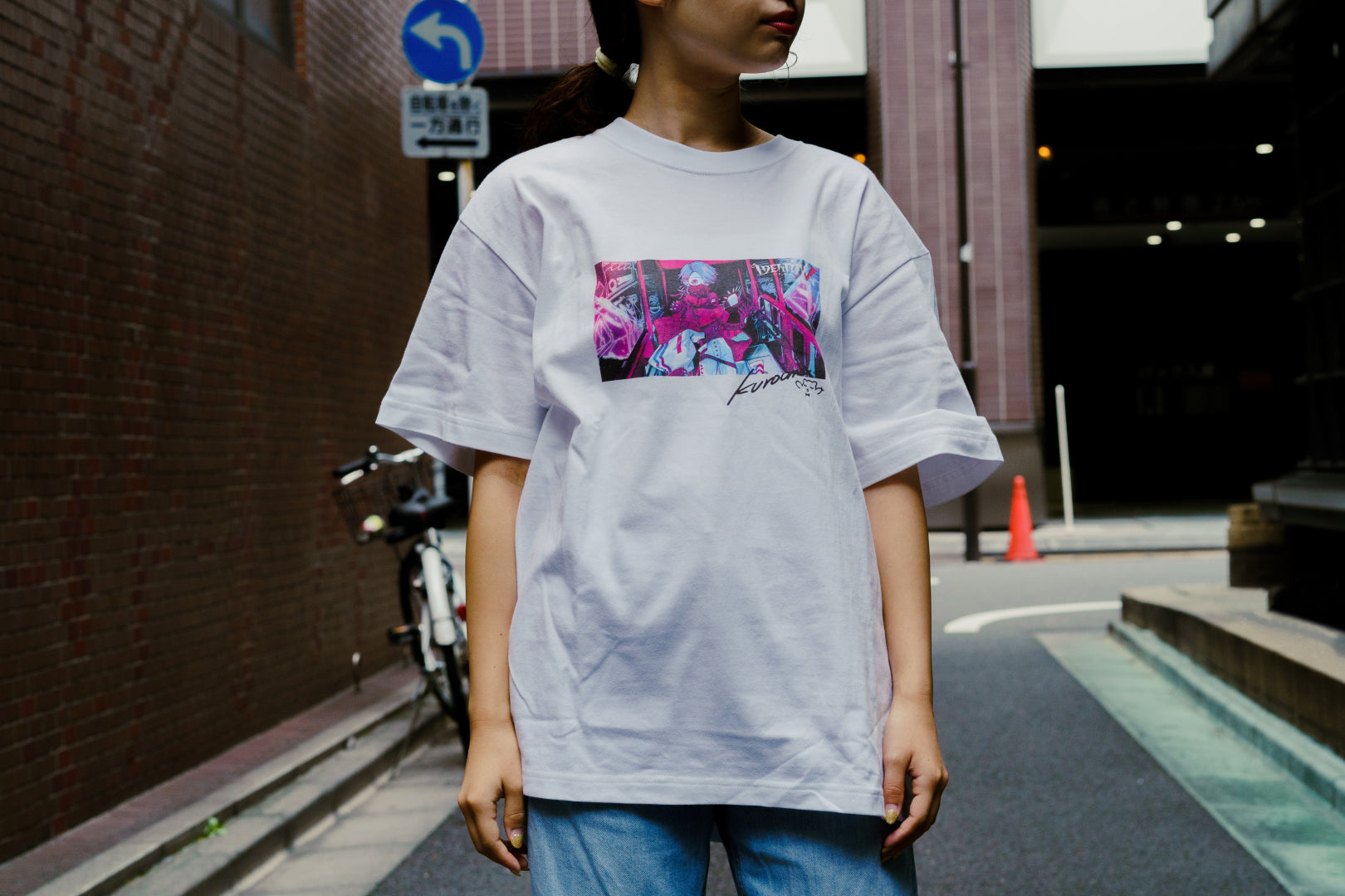 くろうめ×納棺師「TOKYO NEO」ビッグシルエットTシャツ